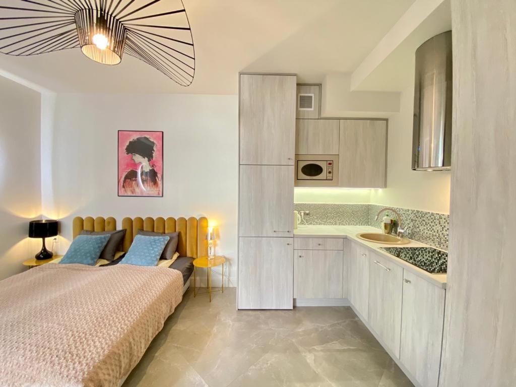 Luxury Panda Apartment In Old Town Krakow Luaran gambar
